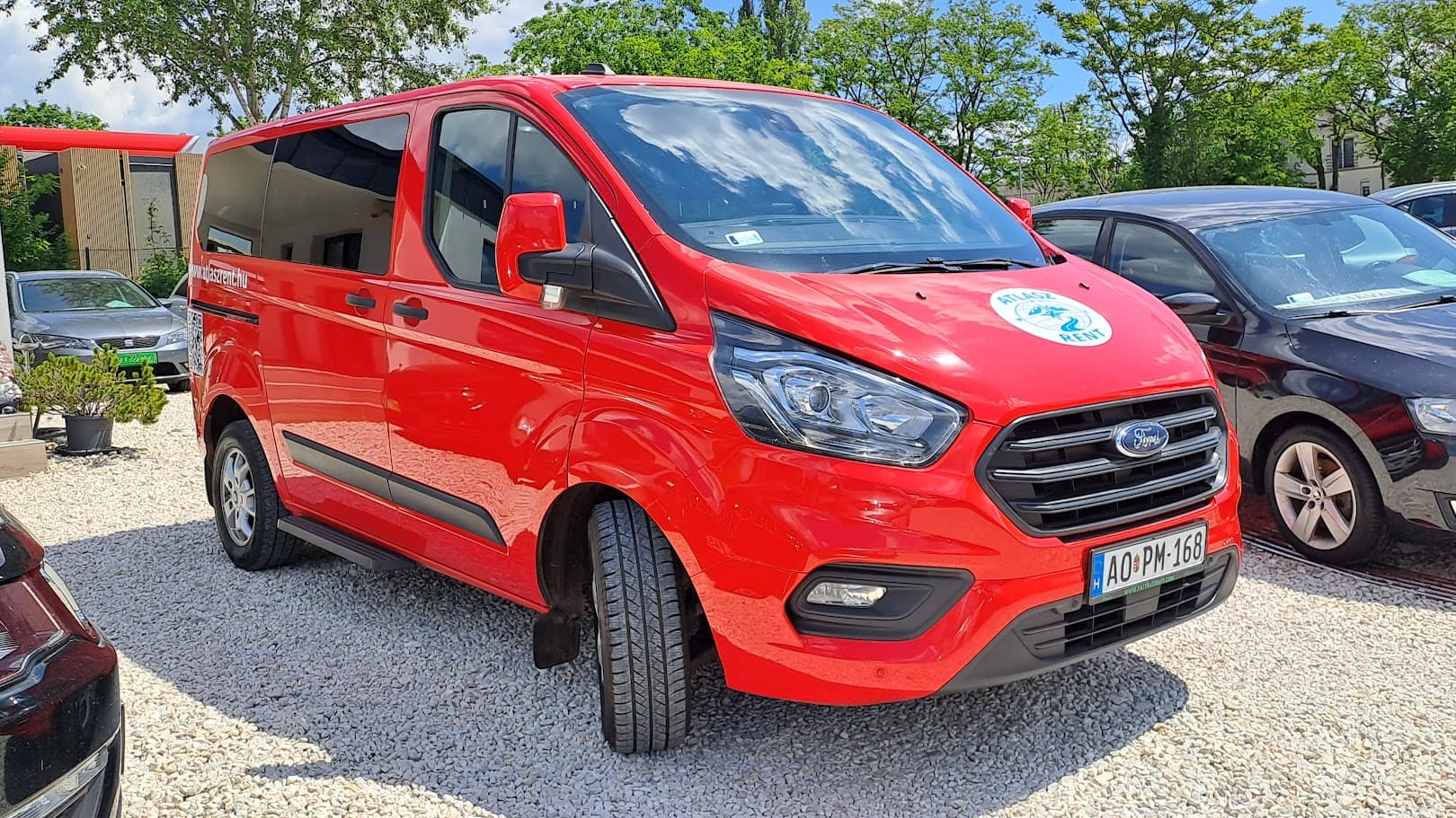 Ford Transit Costum L (9 fős)